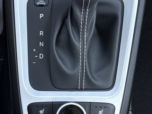 New 2026 Hyundai Venue SEL FWD image 25