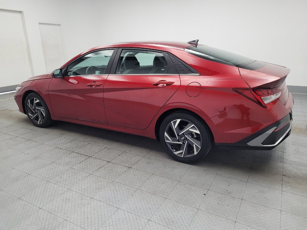 Used 2025 Hyundai Elantra Limited FWD image 3