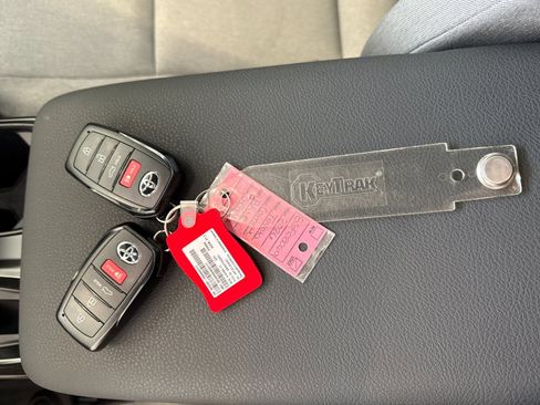 Used 2026 Toyota Camry LE image 9