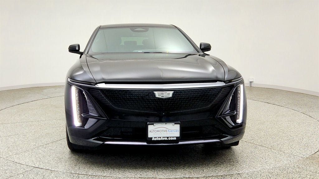Used 2024 Cadillac Lyriq Sport RWD image 2