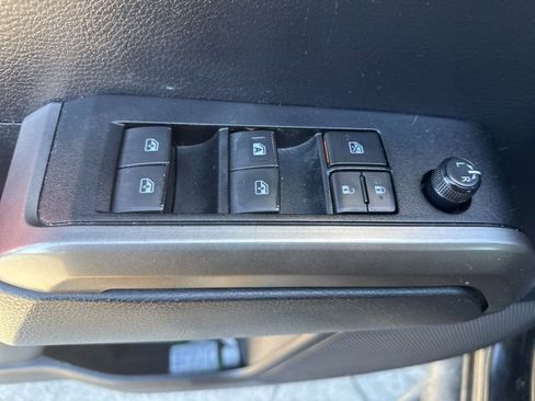 Used 2019 Toyota Tacoma SR5 image 20