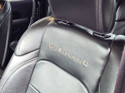 Used 2020 Jeep Gladiator Overland image 17