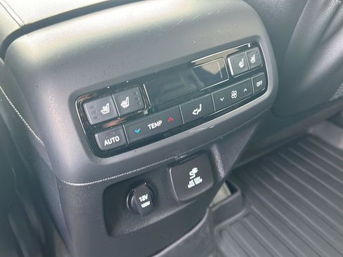 Used 2022 Hyundai Palisade Limited AWD/4WD image 20