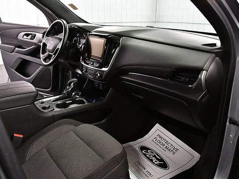 Used 2023 Chevrolet Traverse LT AWD/4WD image 28