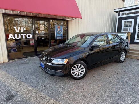 Used 2011 Volkswagen Jetta SE FWD image 1