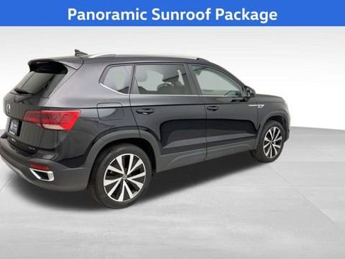 Certified 2023 Volkswagen Taos SE image 2