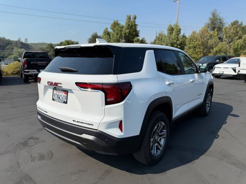 Used 2025 GMC Terrain Elevation w/ Technology Package II image 6