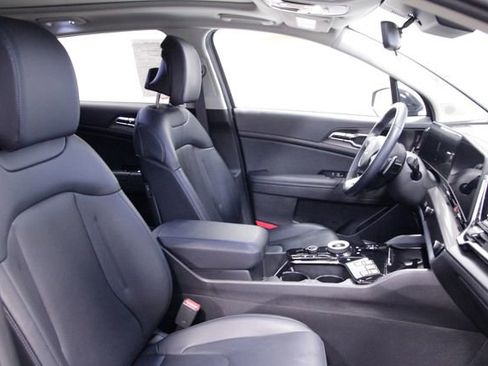 Used 2023 Kia Sportage EX w/ EX Premium Package image 12