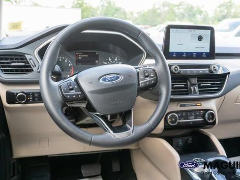 Used 2022 Ford Escape SE w/ Cold Weather Package AWD/4WD image 13