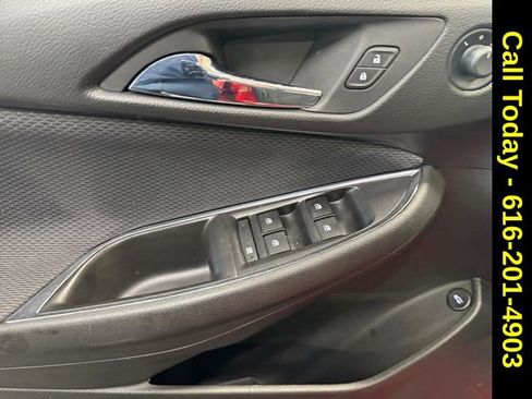 Used 2018 Chevrolet Cruze LT image 24
