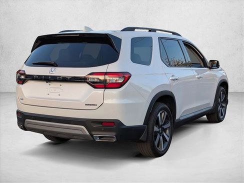 Certified 2023 Honda Pilot Touring image 5