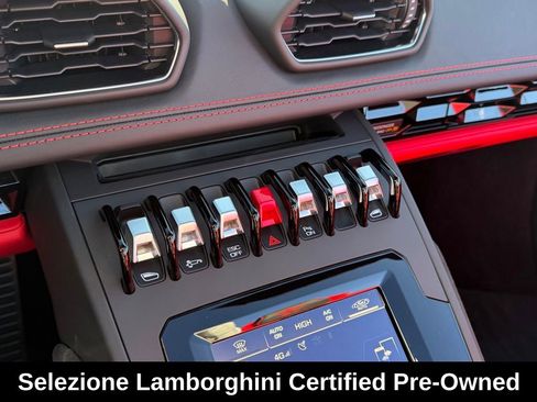 Used 2024 Lamborghini Huracan EVO image 35