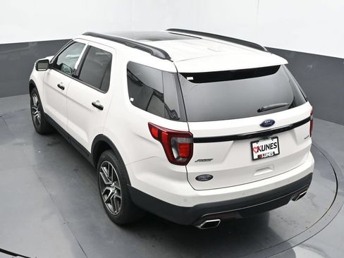 Used 2017 Ford Explorer Sport w/ Equipment Group 401A AWD/4WD image 39