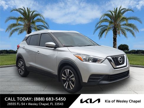 Used 2018 Nissan Kicks SV w/ Exterior Electronics Package FWD image 1