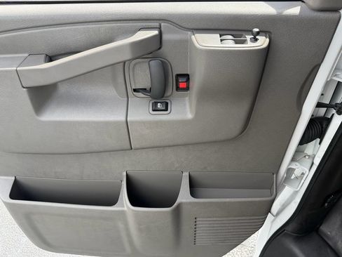 Certified 2024 Chevrolet Express 2500 RWD image 32