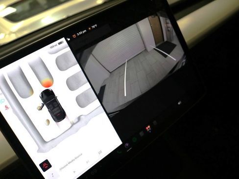 Used 2023 Tesla Model Y Long Range AWD/4WD image 28