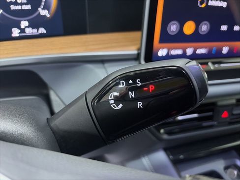 Used 2025 Volkswagen Tiguan SEL R-Line AWD/4WD image 20