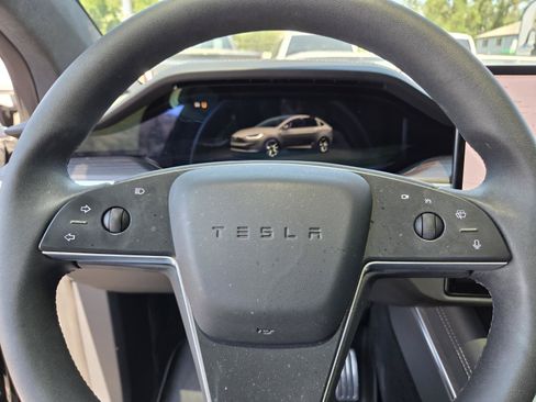 Used 2025 Tesla Model X AWD/4WD image 24