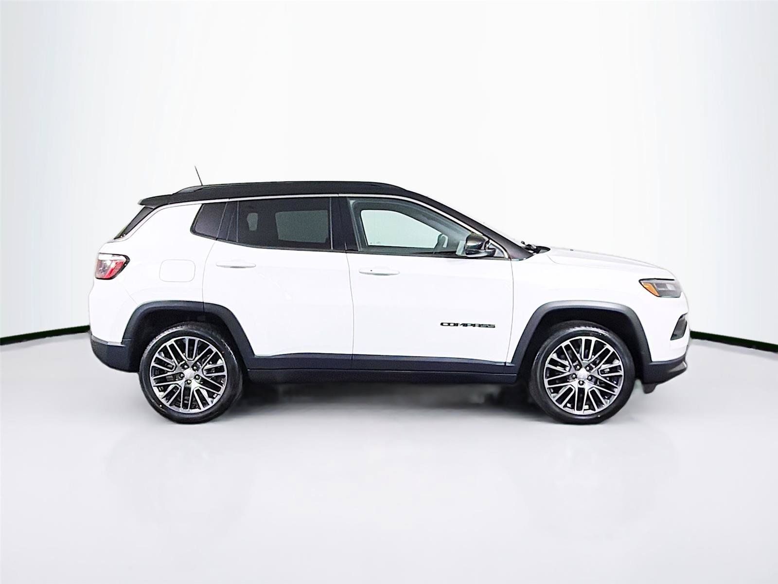 Used 2023 Jeep Compass Limited w/ Elite Group AWD/4WD image 12