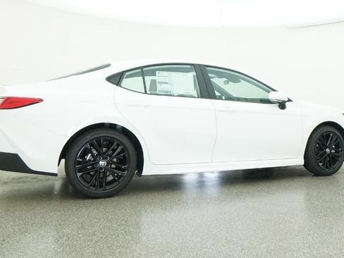 New 2026 Toyota Camry SE image 18