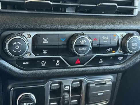 Used 2024 Jeep Wrangler Sport S image 17