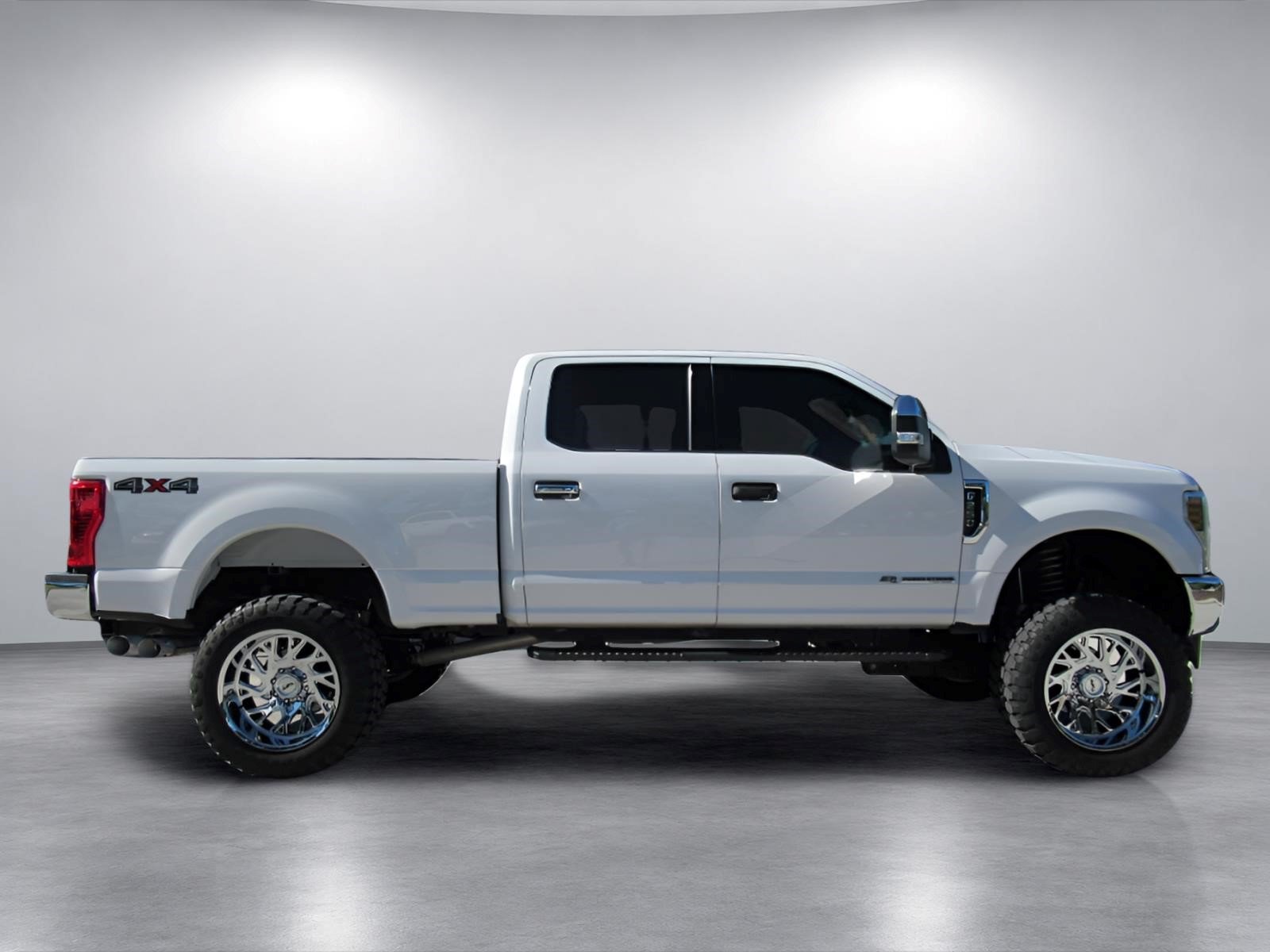 Used 2019 Ford F250 XLT AWD/4WD image 2
