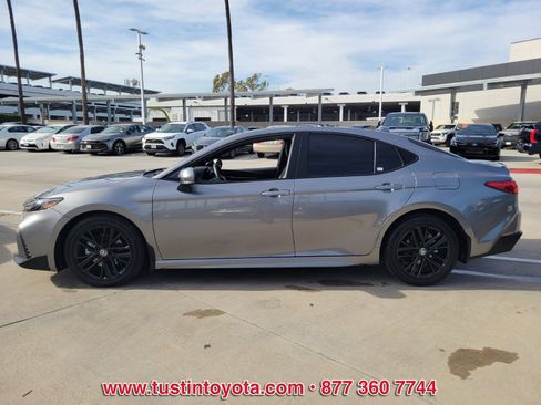 Certified 2025 Toyota Camry SE image 6