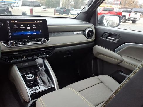 New 2026 Chevrolet Colorado ZR2 w/ Technology Package AWD/4WD image 23