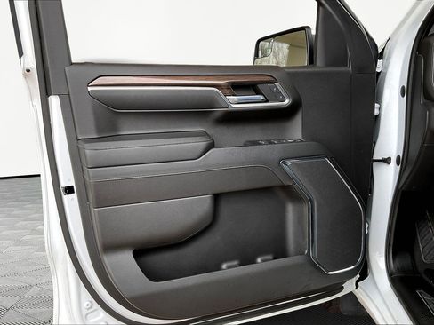 Used 2023 Chevrolet Silverado 1500 LT image 20