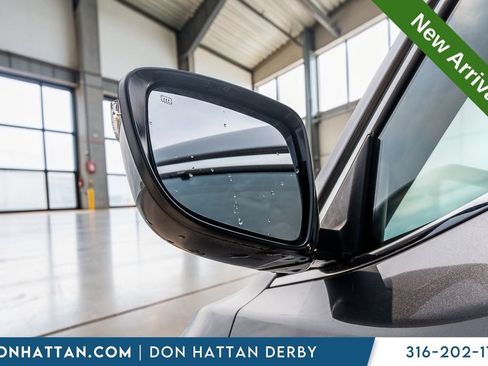 Used 2020 Nissan Rogue SV FWD image 35