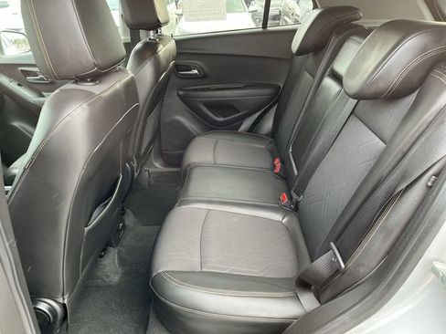 Used 2019 Chevrolet Trax LT w/ LT Convenience Package image 25