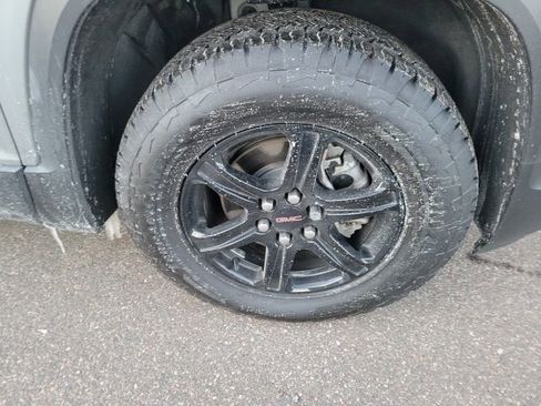 Used 2023 GMC Acadia AT4 image 32