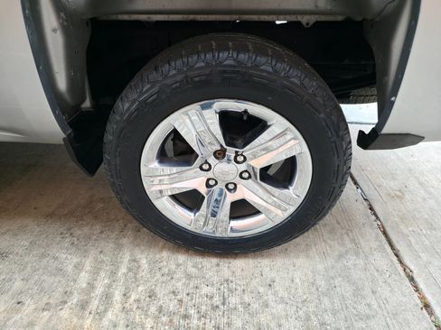 Used 2018 Chevrolet Silverado 1500 Custom image 25