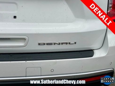 Used 2024 GMC Yukon XL Denali image 12