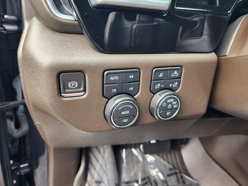 Used 2022 Chevrolet Silverado 1500 LTZ image 24