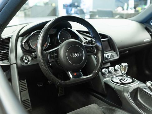 Used 2014 Audi R8 V8 w/ Convenience Package image 11