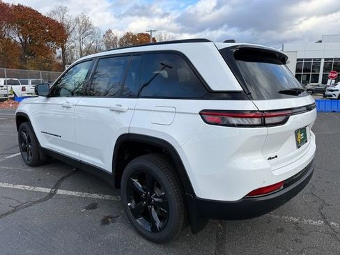 New 2025 Jeep Grand Cherokee Limited w/ Black Appearance Package image 11