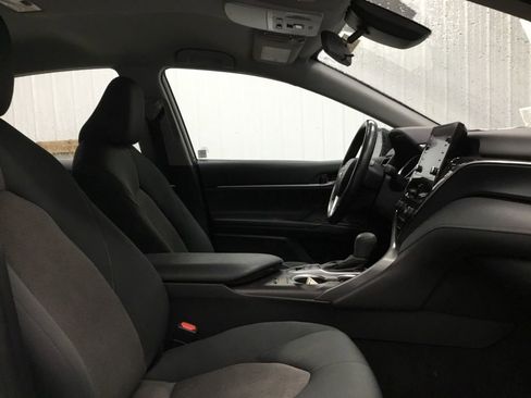 Used 2022 Toyota Camry LE image 19