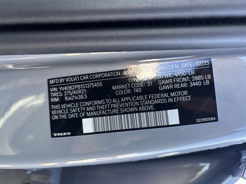 Used 2025 Volvo XC90 B6 Plus image 36