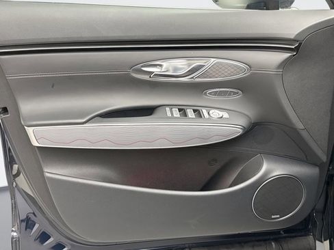 Used 2023 Genesis GV70 2.5T w/ Advanced Package image 9