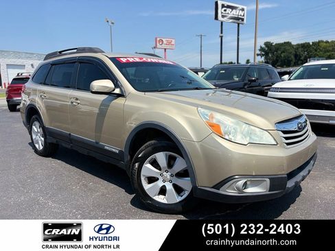 Used 2010 Subaru Outback 2.5i Premium AWD/4WD image 1