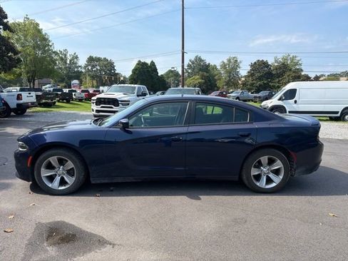 Used 2015 Dodge Charger SE w/ Sport Appearance Group RWD image 7