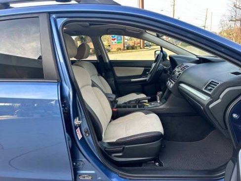 Used 2017 Subaru Crosstrek 2.0i Premium AWD/4WD image 9