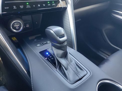 Certified 2024 Toyota Venza XLE image 30