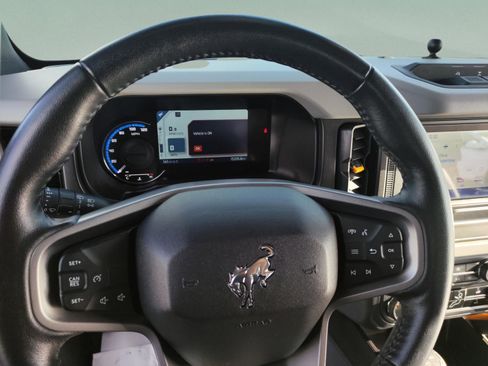 Used 2023 Ford Bronco Badlands image 17