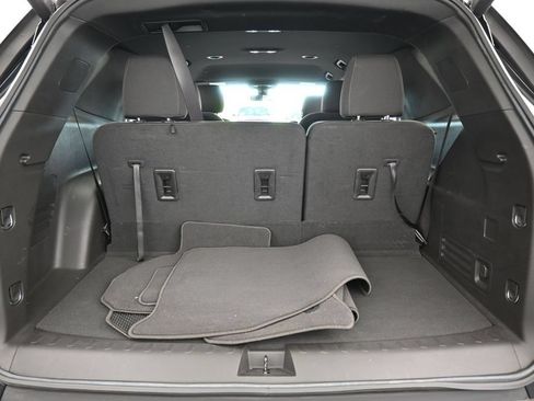 Used 2023 Chevrolet Traverse LT FWD image 35