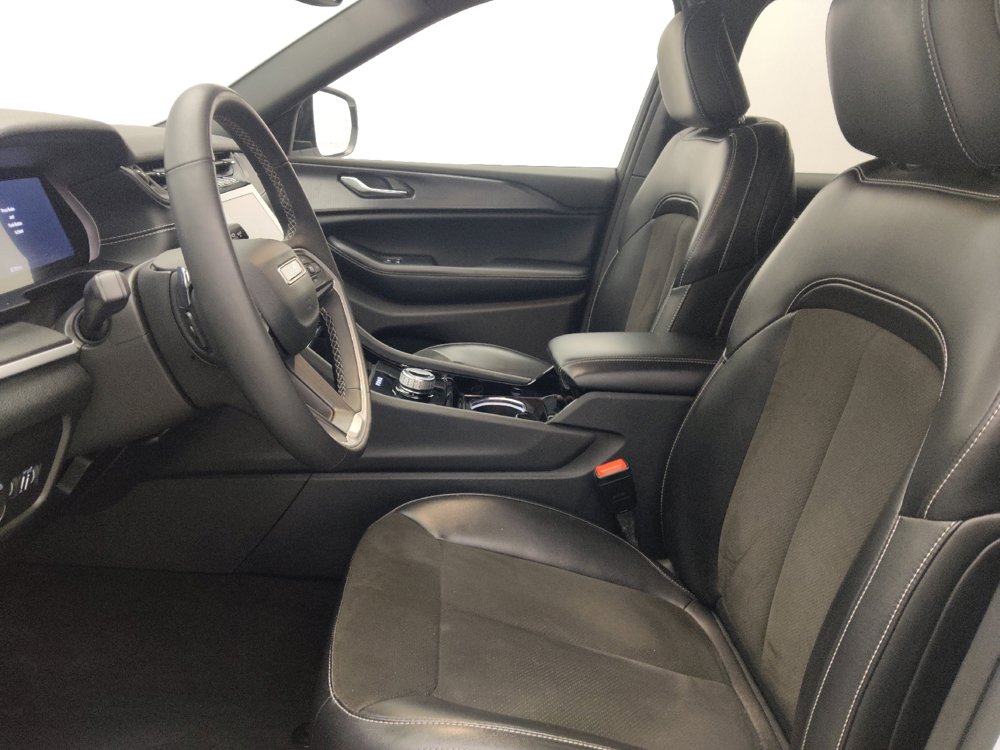 Used 2023 Jeep Grand Cherokee Altitude RWD image 17