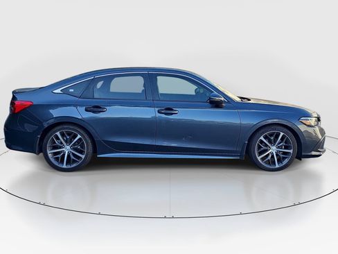 Used 2023 Honda Civic Touring image 4