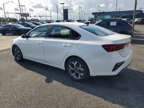 Used 2021 Kia Forte LXS FWD image 3