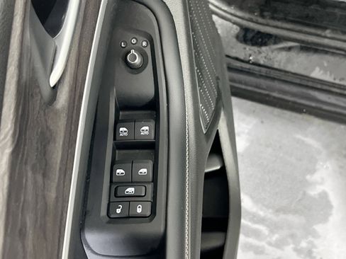 Used 2023 Jeep Grand Cherokee L Limited image 18